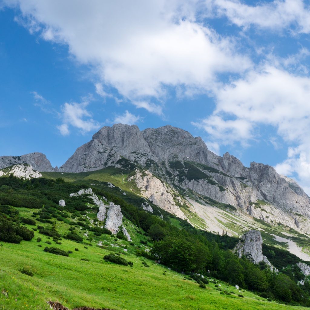 Maglić (2386m) i Trnovačko jezero - EstAdventure