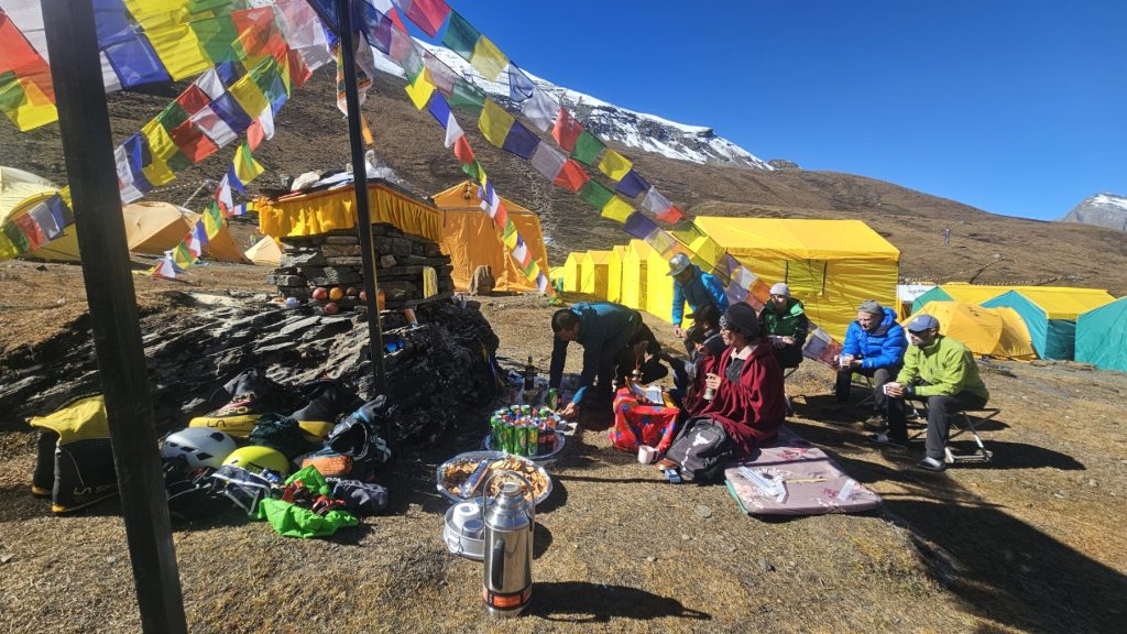 A ceremony at Himlung BC