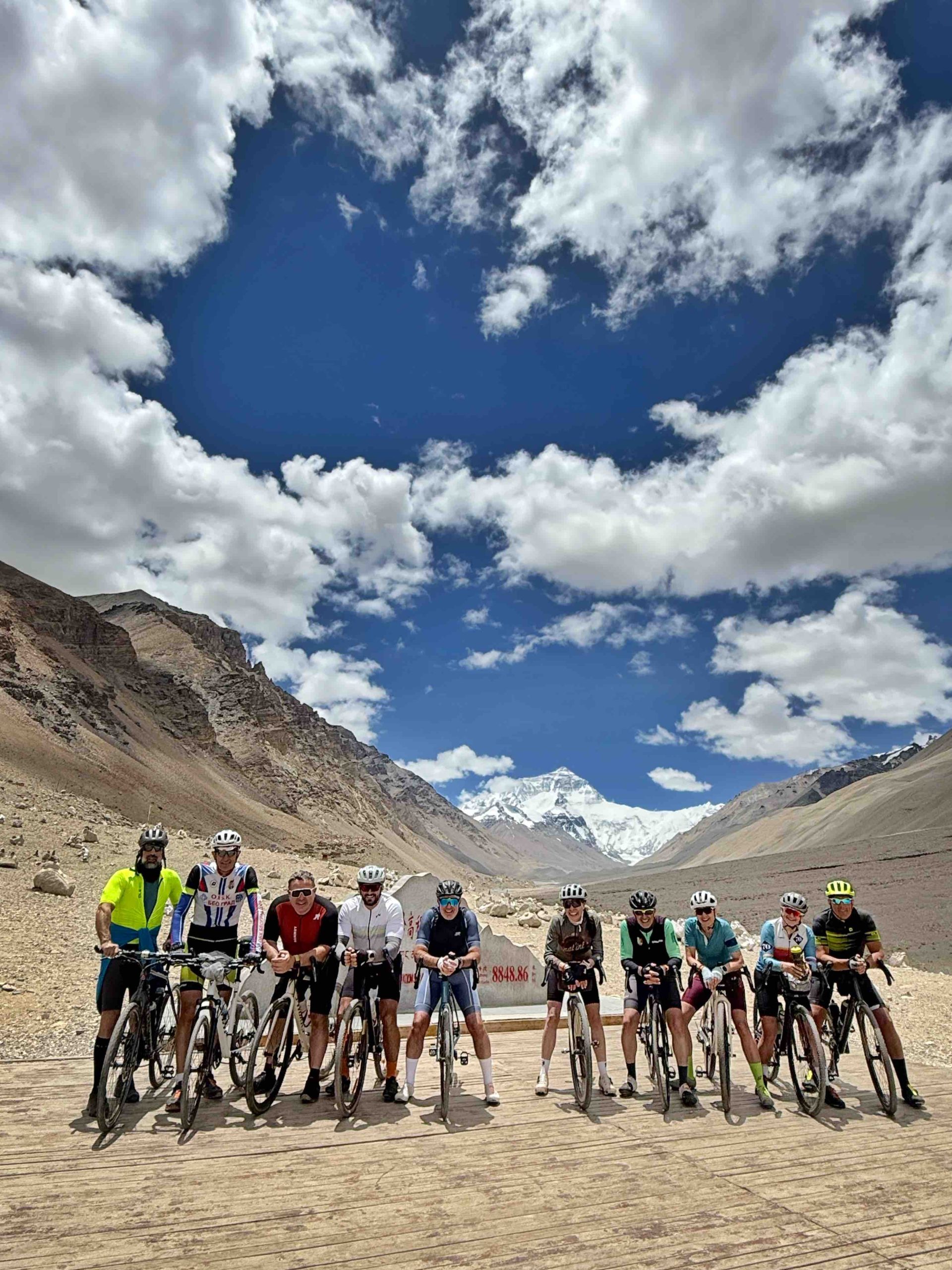 Planinski prevoj Gawula 5.200m, a u pozadini Mt. Everest 8.848m